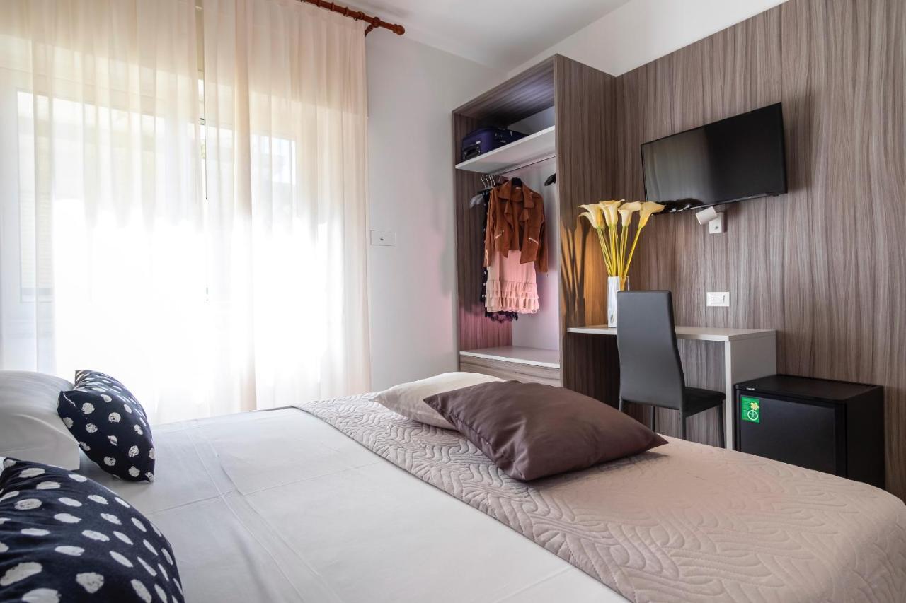 Hotel Mocambo Riccione Esterno foto