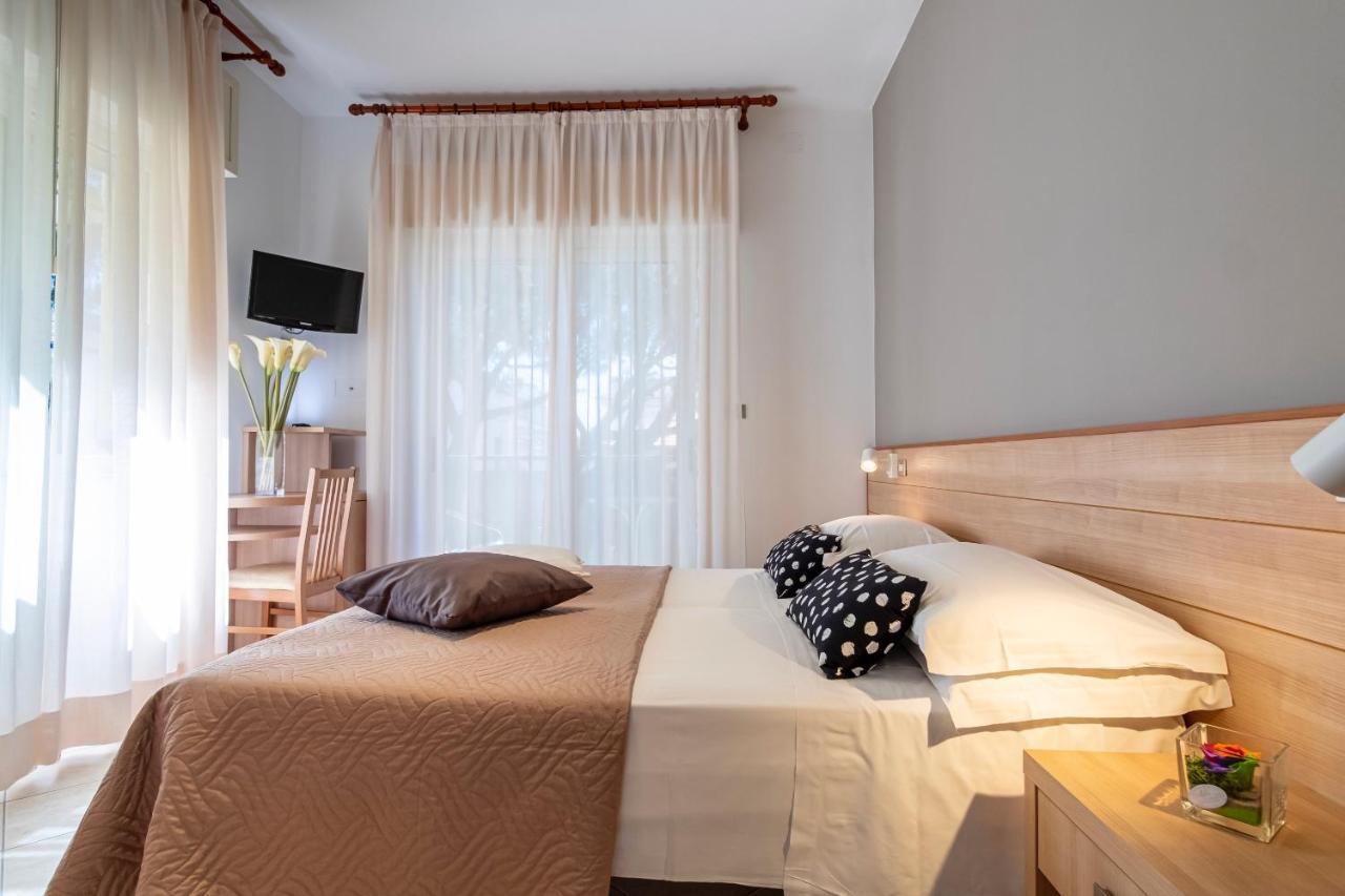 Hotel Mocambo Riccione Esterno foto