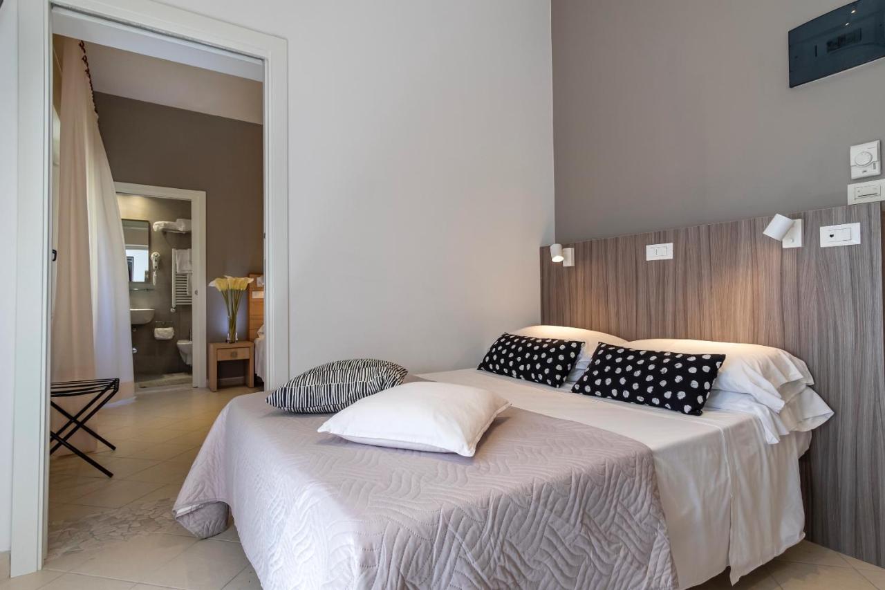 Hotel Mocambo Riccione Esterno foto