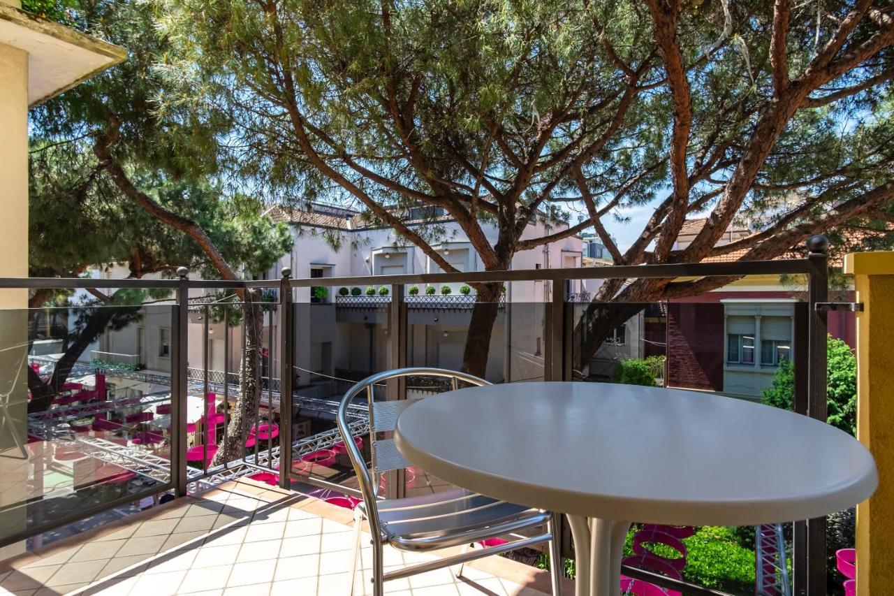 Hotel Mocambo Riccione Esterno foto