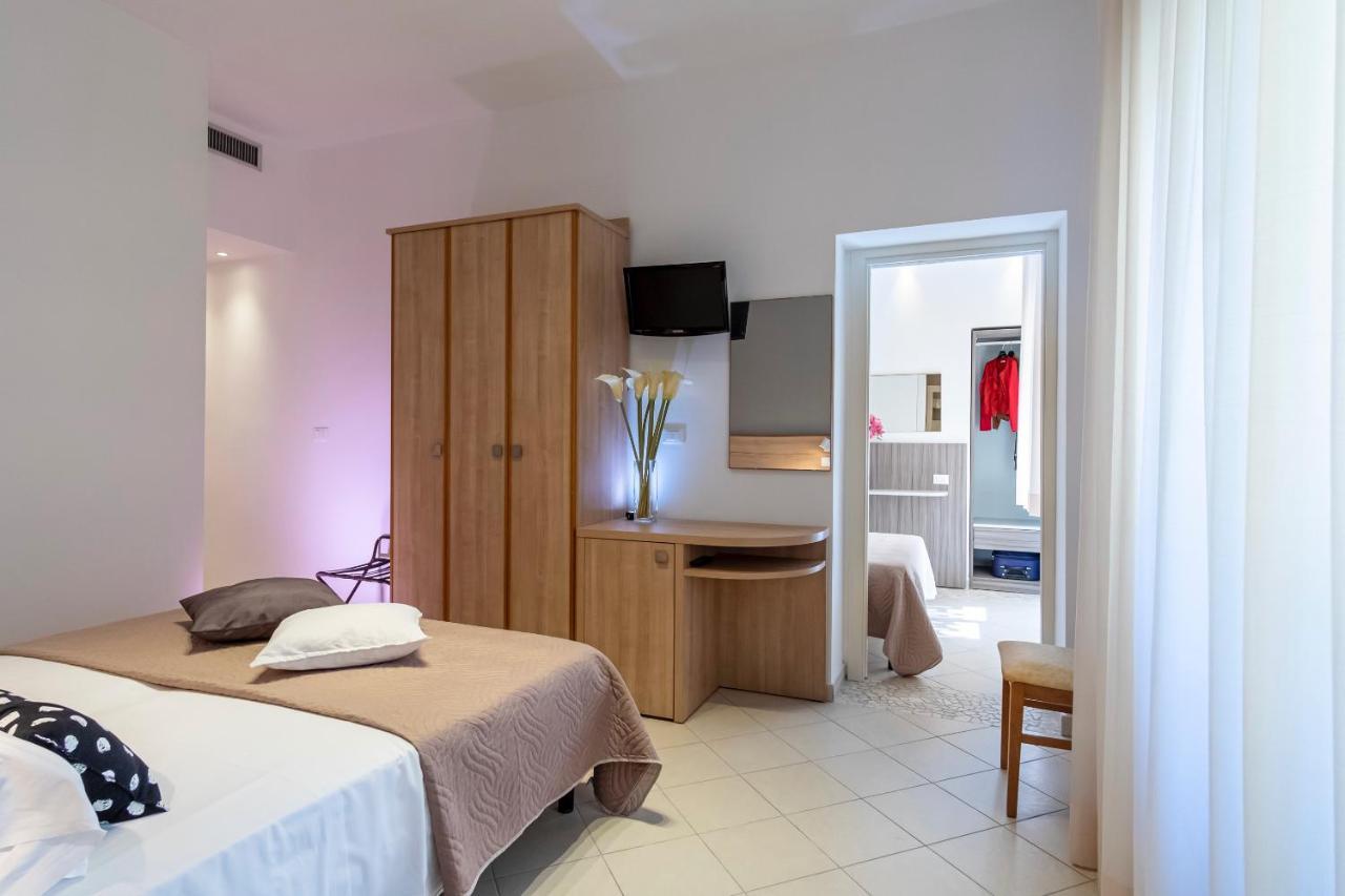 Hotel Mocambo Riccione Esterno foto