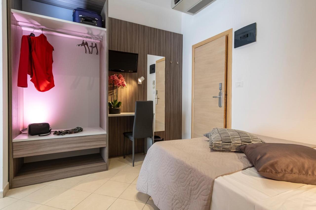 Hotel Mocambo Riccione Esterno foto