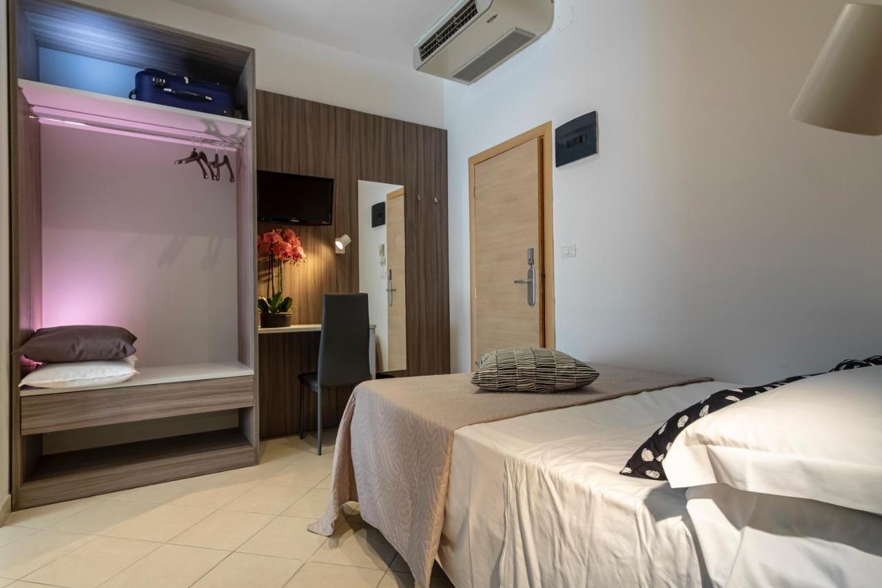 Hotel Mocambo Riccione Esterno foto