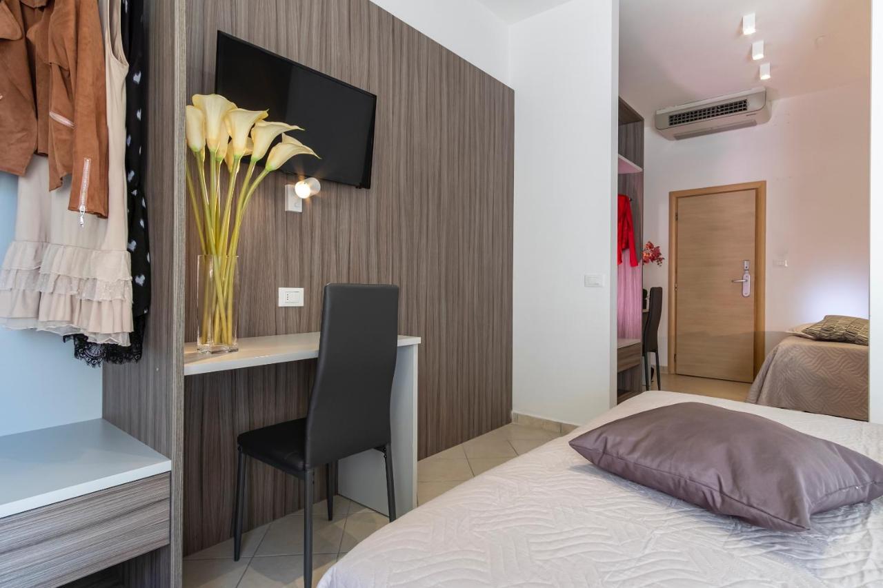 Hotel Mocambo Riccione Esterno foto