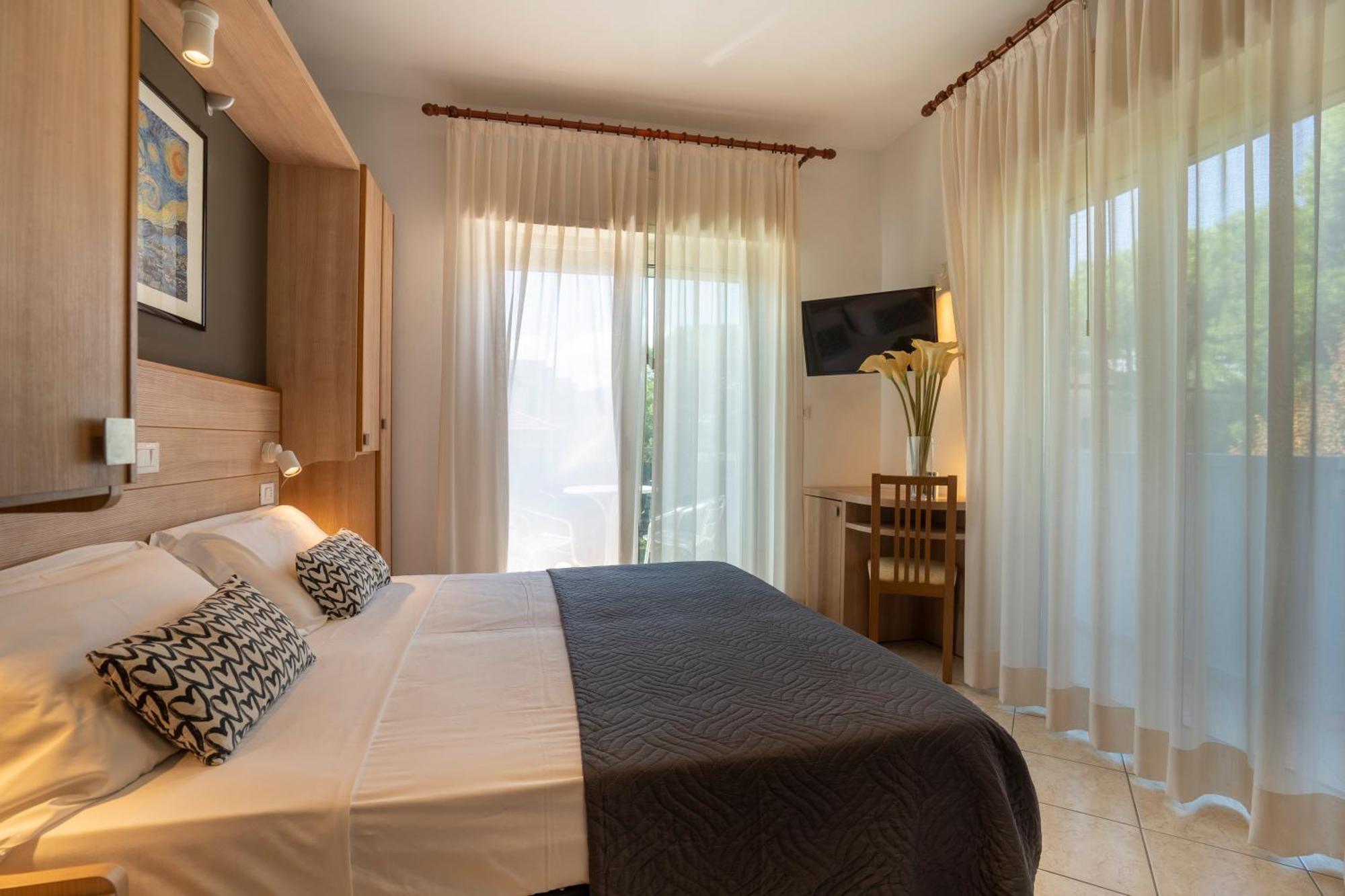 Hotel Mocambo Riccione Esterno foto