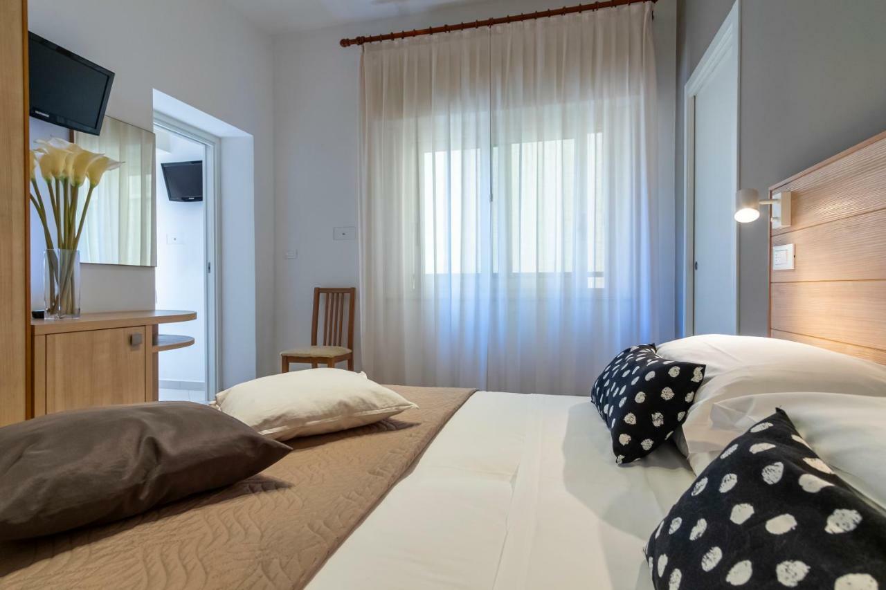 Hotel Mocambo Riccione Esterno foto