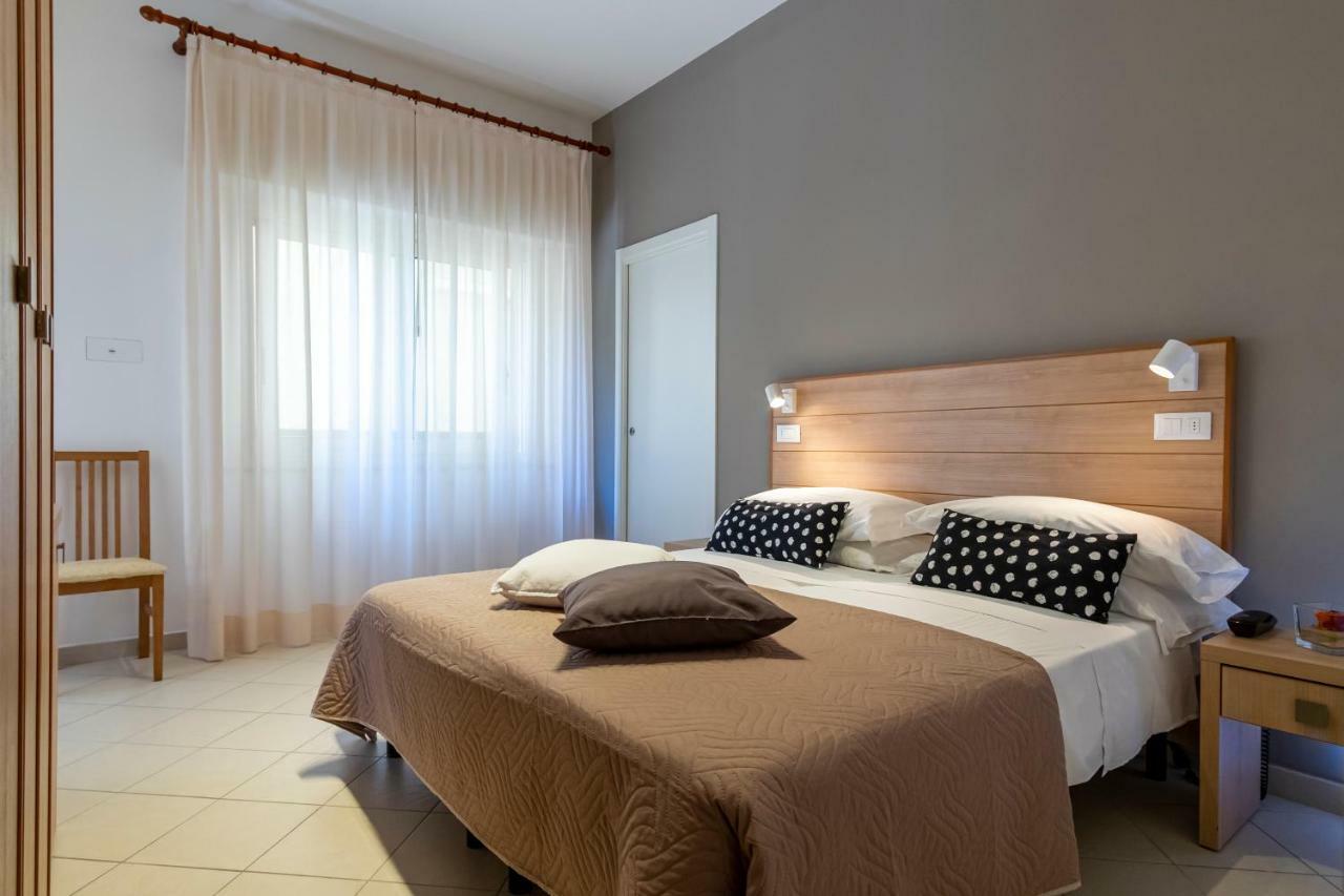 Hotel Mocambo Riccione Esterno foto